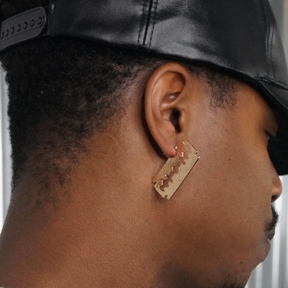 Gold Blade Earring - Picture 2 of 3